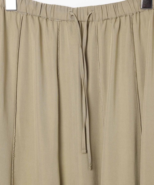 LEPSIM(レプシィム)の「パネルフレアスカート 647509(スカート・レディース・ベージュ/ブラック・FREE)」の7枚目の写真