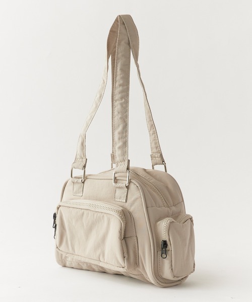 AO2(アオズ)の「Single-handle nylon handbag with gusset / ワンハンドル マチあり ナイロンハンドバッグ 秋 秋服 2026年秋冬(ハンドバッグ・レディース・グレー/ブラック/オリーブ/ブラウン・FREE)」の17枚目の写真