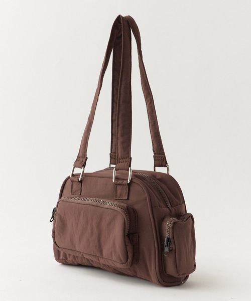 AO2(アオズ)の「Single-handle nylon handbag with gusset / ワンハンドル マチあり ナイロンハンドバッグ 秋 秋服 2026年秋冬(ハンドバッグ・レディース・グレー/ブラック/オリーブ/ブラウン・FREE)」の16枚目の写真
