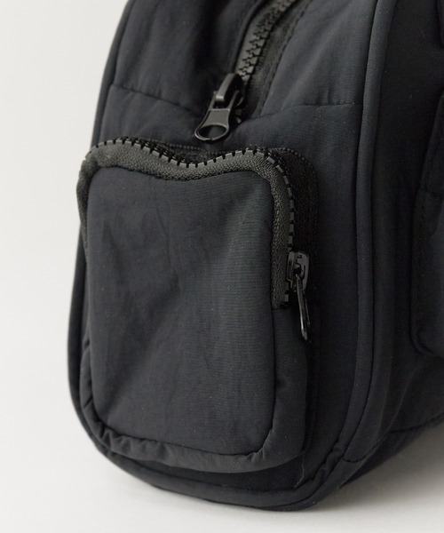 AO2(アオズ)の「Single-handle nylon handbag with gusset / ワンハンドル マチあり ナイロンハンドバッグ 秋 秋服 2026年秋冬(ハンドバッグ・レディース・グレー/ブラック/オリーブ/ブラウン・FREE)」の12枚目の写真