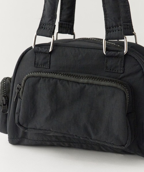 AO2(アオズ)の「Single-handle nylon handbag with gusset / ワンハンドル マチあり ナイロンハンドバッグ 秋 秋服 2026年秋冬(ハンドバッグ・レディース・グレー/ブラック/オリーブ/ブラウン・FREE)」の10枚目の写真