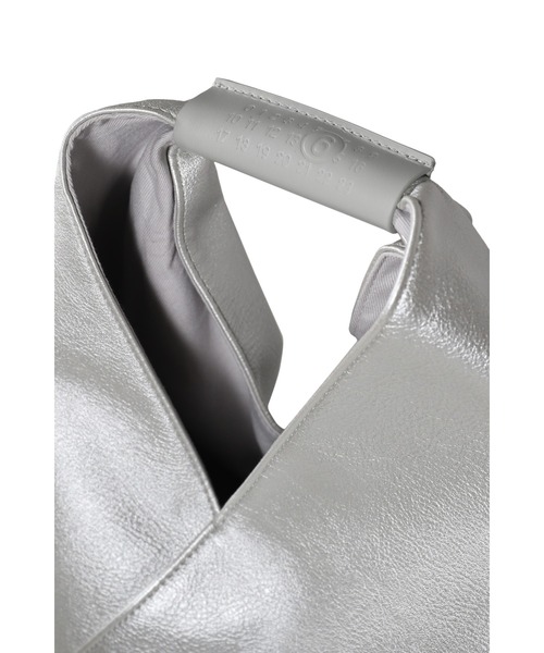 MM6 Maison Margiela(エムエムシックス メゾン マルジェラ)の「SMALL JAPANESE HANDBAG(ハンドバッグ・メンズ・ブラック/シルバー・OS)」の8枚目の写真
