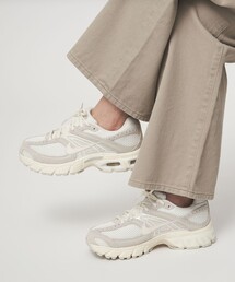 <NIKE>エア マックス モト 2K SE スニーカー