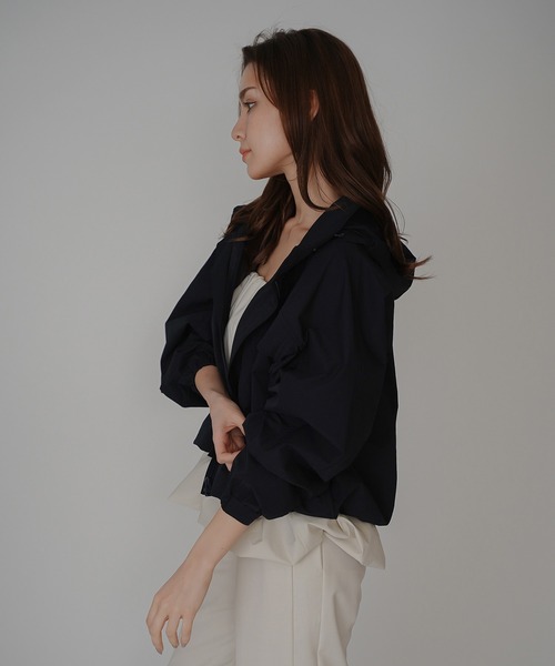 KINO THE KEI(キノザケイ)の「パッカブル 2WAY パフィー ブルゾン KINO THE KEI(ブルゾン・レディース・ホワイト/ネイビー/クリーム・フリー)」の18枚目の写真