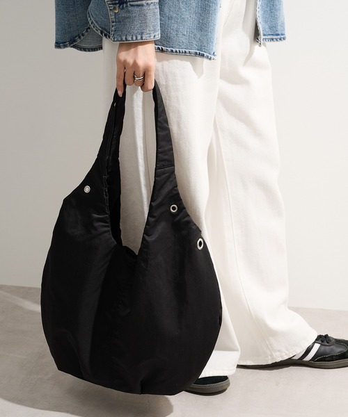 MAGASIN DE MODE Onjna（マガジンデモードオンジェナ ）の「【MAGASIN DE MODE Onjna】アイレットバルーントート SNBD（トートバッグ・レディース・アイボリー/ブラック/グレー・FREE）」の12枚目の写真
