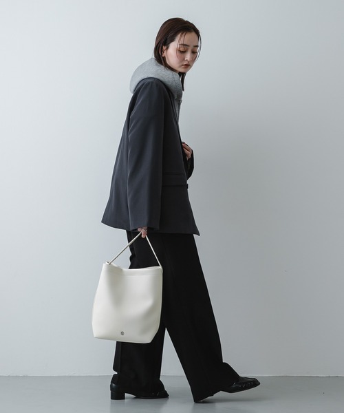 SENSE OF PLACE by URBAN RESEARCH（センスオブプレイスバイアーバンリサーチ）の「【動画有/500ml収納可】バケツバッグ /オフィス/通勤/通学/定番/オールシーズン（ショルダーバッグ・レディース・ブラウン/ブラック/アイボリー・ONE）」の6枚目の写真