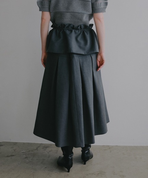 MANOF(マノフ)の「RUFFLE BELT FLARE SKIRT(スカート・レディース・ブラック/チャコールグレー・M/S)」の7枚目の写真
