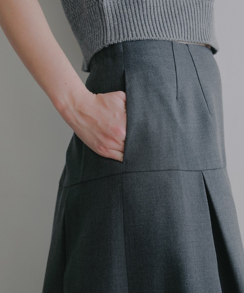 MANOF(マノフ)の「RUFFLE BELT FLARE SKIRT(スカート・レディース・ブラック/チャコールグレー・M/S)」の12枚目の写真