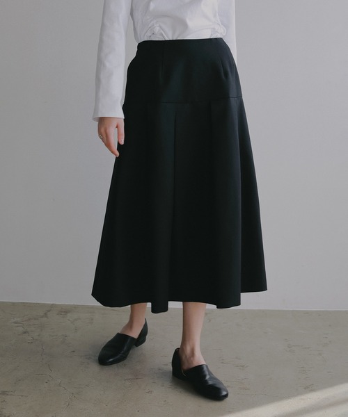 MANOF(マノフ)の「RUFFLE BELT FLARE SKIRT(スカート・レディース・ブラック/チャコールグレー・M/S)」の21枚目の写真