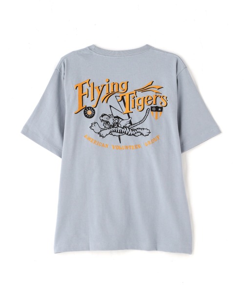 AVIREX（アヴィレックス）の「《WEB＆DEPOT限定》EMBROIDERY T-SHIRT FLYING TIGERS / シシュウ ティーシャツ フライング タイガース / AVIREX / アヴィレックス（Tシャツ/カットソー・メンズ・レッド/ホワイト/サックスブルー/ブラック・XX-LARGE/X-LARGE/LARGE/MEDIUM）」の4枚目の写真