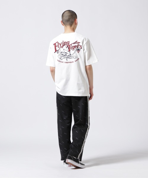 AVIREX（アヴィレックス）の「《WEB＆DEPOT限定》EMBROIDERY T-SHIRT FLYING TIGERS / シシュウ ティーシャツ フライング タイガース / AVIREX / アヴィレックス（Tシャツ/カットソー・メンズ・レッド/ホワイト/サックスブルー/ブラック・XX-LARGE/X-LARGE/LARGE/MEDIUM）」の7枚目の写真