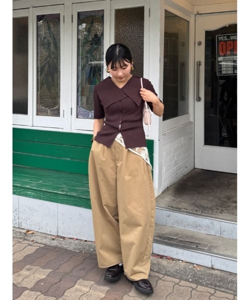 titivate(ティティベイト)の「UVケア/抗ピルビッグカラー半袖リブニット(ニット/セーター・レディース・グレー/ブラック/アイボリー/ネイビー/ダークブラウン・S/M/L)」の7枚目の写真
