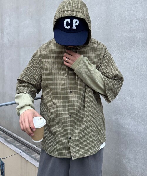 CIAOPANIC（チャオパニック）の「ワッフル袖切替ルーズシャツパーカー（シャツ/ブラウス・レディース・サックスブルー/カーキ/ネイビー・MEDIUM/LARGE）」の4枚目の写真