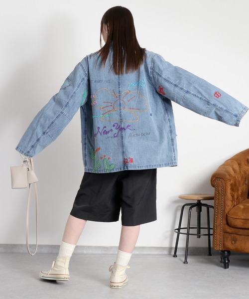 cepo（セポ）の「ラクガキアート刺繍＆プリント デニムカバーオール〈ユニセックス〉（デニムジャケット・レディース・ワンウォッシュ/ライトインディゴブルー・M）」の12枚目の写真