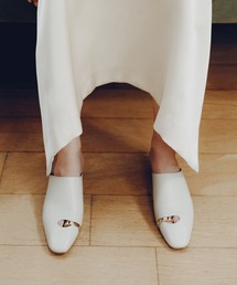 LE VERNIS（ル・ベルニ）の「[LE VERNIS] Toe ring Mules（サンダル）」