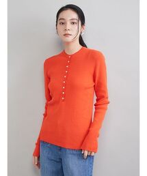 刺繍スカラヘンリーネックニット