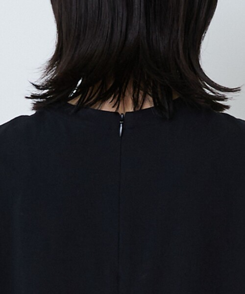 LOISIR(ロワズィール)の「コットン天竺ノースリーブプルオーバー(Tシャツ/カットソー・レディース・オフホワイト/ブラック/ベージュ・FREE)」の22枚目の写真