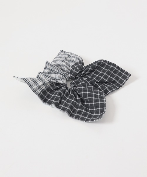 KBF(ケイビーエフ)の「チェックストライプコンビシュシュ(ヘアゴム・レディース・ホワイト系その他・ONE)」の9枚目の写真