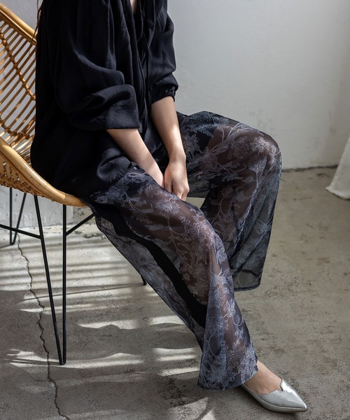 VitaFelice（ヴィータフェリーチェ）の「フラワーシアーメッシュサイドラインパンツ（その他パンツ・レディース・ベージュ/ネイビー/ブラック・FREE）」の5枚目の写真