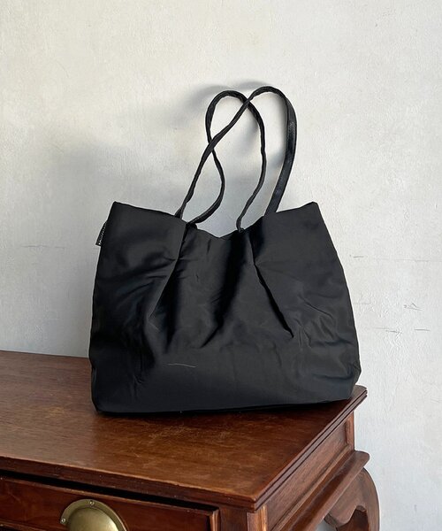 un dix cors(アンディコール)の「横長ナイロントート(トートバッグ・レディース・ベージュ/ブラック/カーキ・FREE)」の1枚目の写真