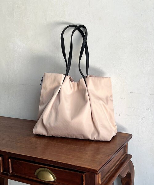 un dix cors(アンディコール)の「横長ナイロントート(トートバッグ・レディース・ベージュ/ブラック/カーキ・FREE)」の14枚目の写真