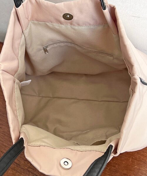 un dix cors(アンディコール)の「横長ナイロントート(トートバッグ・レディース・ベージュ/ブラック/カーキ・FREE)」の4枚目の写真