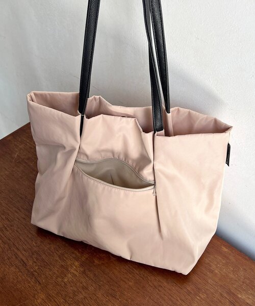 un dix cors(アンディコール)の「横長ナイロントート(トートバッグ・レディース・ベージュ/ブラック/カーキ・FREE)」の8枚目の写真