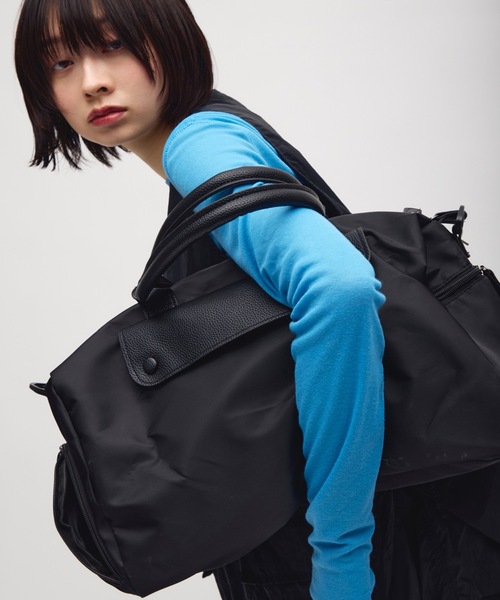 TONER（トナー）の「フラップポケットスクエアボストンバッグ/ロゴプレート付き（ボストンバッグ・レディース・ブラック/カーキ・FREE）」の2枚目の写真