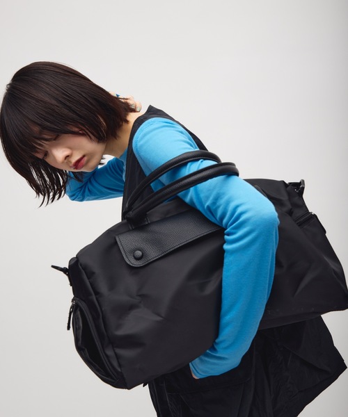 TONER（トナー）の「フラップポケットスクエアボストンバッグ/ロゴプレート付き（ボストンバッグ・レディース・ブラック/カーキ・FREE）」の5枚目の写真