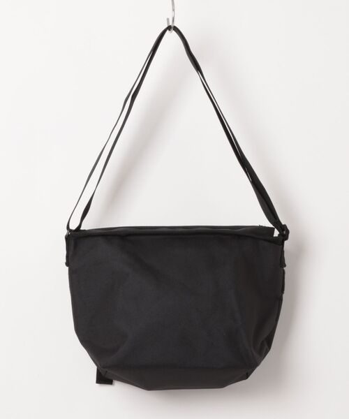 THRASHER(スラッシャー)の「FLAP MINI SHOULDER BAG/THRASHER スラッシャー フラップ ミニショルダーバッグ GONZ刺繍 斜め掛け サコッシュ フェス 旅行 サブバッグ ストリート(ショルダーバッグ・メンズ・ブラック×ホワイト/ブラック系その他・FREE)」の3枚目の写真