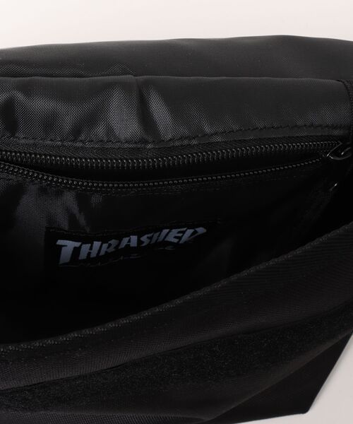 THRASHER(スラッシャー)の「FLAP MINI SHOULDER BAG/THRASHER スラッシャー フラップ ミニショルダーバッグ GONZ刺繍 斜め掛け サコッシュ フェス 旅行 サブバッグ ストリート(ショルダーバッグ・メンズ・ブラック×ホワイト/ブラック系その他・FREE)」の5枚目の写真