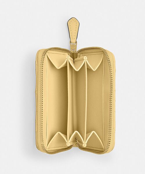 COACH（コーチ）の「スモール ジップ アラウンド カード ケース・ピロー キルティング（カードケース・レディース・イエロー系その他・ONE）」の3枚目の写真