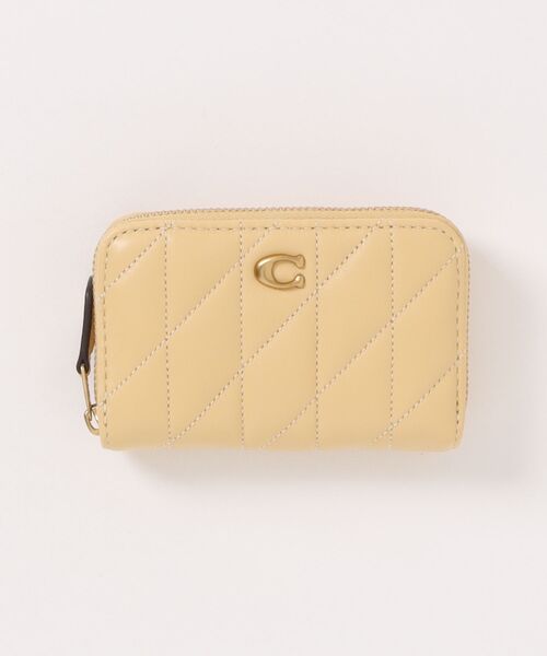COACH（コーチ）の「スモール ジップ アラウンド カード ケース・ピロー キルティング（カードケース・レディース・イエロー系その他・ONE）」の6枚目の写真