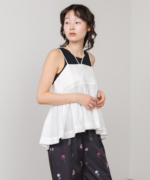 Bab(バブ)の「ピンタック刺繍レースキャミトップス(キャミソール・レディース・オフホワイト/ブラック/パープル・M)」の8枚目の写真