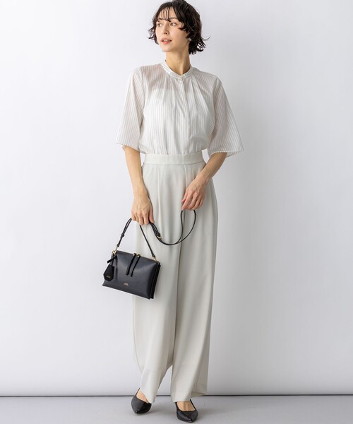 23区(ニジュウサンク)の「ドライシアーストライプ フロントタック ブラウス(シャツ/ブラウス・レディース・ホワイト系1/ネイビー系1・38)」の7枚目の写真