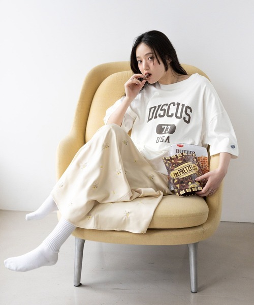 RAGEBLUE（レイジブルー）の「＜DISCUS/ディスカス＞カレッジBIGショートTシャツ（Tシャツ/カットソー・レディース・ブラック/ブルー/グレー/オフホワイト/ライトブルー/レッド・FREE）」の8枚目の写真