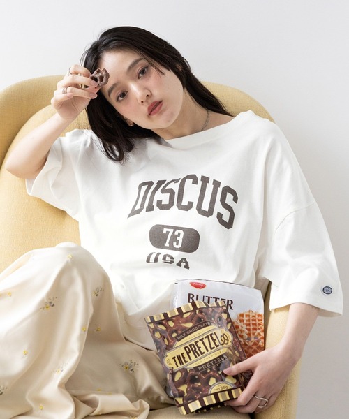 RAGEBLUE（レイジブルー）の「＜DISCUS/ディスカス＞カレッジBIGショートTシャツ（Tシャツ/カットソー・レディース・ブラック/ブルー/グレー/オフホワイト/ライトブルー/レッド・FREE）」の11枚目の写真