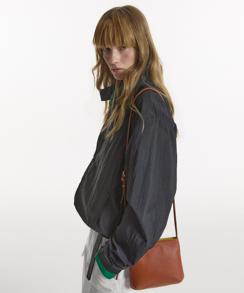 NOHANT（ノアン）の「LIGHT STAND-COLLAR BLOUSON BLACK（ナイロンジャケット・レディース・ブラック・SMALL/MEDIUM/LARGE）」の3枚目の写真