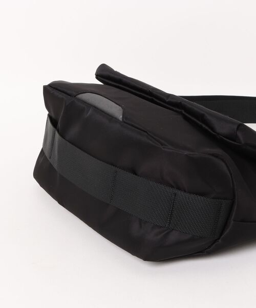Manhattan Portage BLACK LABEL(マンハッタンポーテージ ブラックレーベル)の「MESEROLE MESSENGER BAG TWL POKEMON(メッセンジャーバッグ・メンズ・ブラック・SMALL)」の17枚目の写真