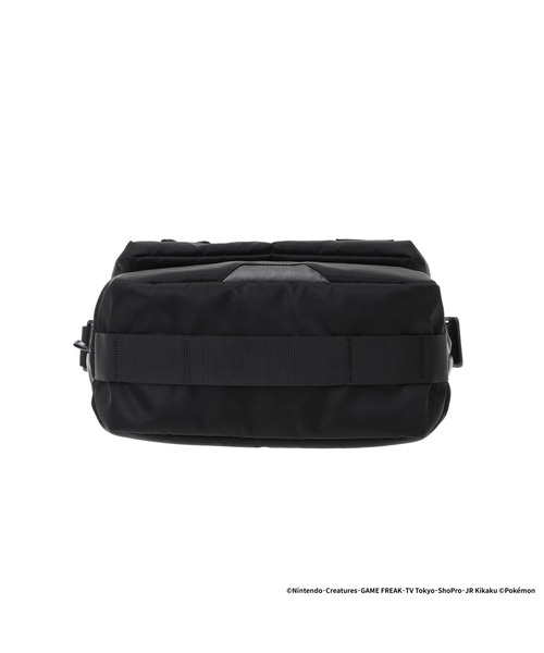 Manhattan Portage BLACK LABEL(マンハッタンポーテージ ブラックレーベル)の「MESEROLE MESSENGER BAG TWL POKEMON(メッセンジャーバッグ・メンズ・ブラック・SMALL)」の6枚目の写真