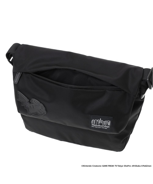 Manhattan Portage BLACK LABEL(マンハッタンポーテージ ブラックレーベル)の「MESEROLE MESSENGER BAG TWL POKEMON(メッセンジャーバッグ・メンズ・ブラック・SMALL)」の8枚目の写真