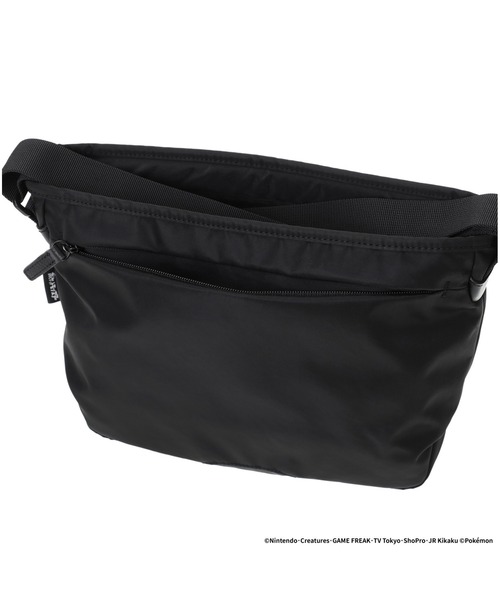 Manhattan Portage BLACK LABEL(マンハッタンポーテージ ブラックレーベル)の「MESEROLE MESSENGER BAG TWL POKEMON(メッセンジャーバッグ・メンズ・ブラック・SMALL)」の9枚目の写真