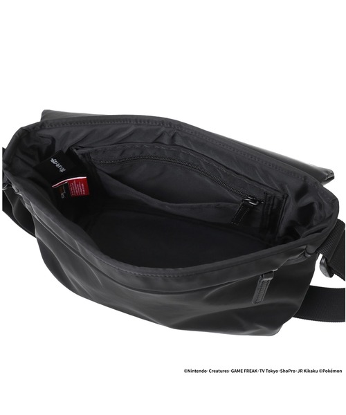 Manhattan Portage BLACK LABEL(マンハッタンポーテージ ブラックレーベル)の「MESEROLE MESSENGER BAG TWL POKEMON(メッセンジャーバッグ・メンズ・ブラック・SMALL)」の10枚目の写真