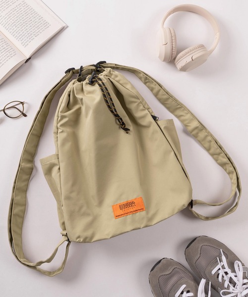 UNIVERSAL OVERALL(ユニバーサルオーバーオール)の「【94】【UNIVERSAL OVERALL/ユニバーサルオーバーオール】ワンポイントロゴ刺繍 3WAY ギャバジンバック/リュック/ショルダーバック/トートバック/19L(バックパック/リュック・レディース・ベージュ/ブラック・FREE)」の2枚目の写真