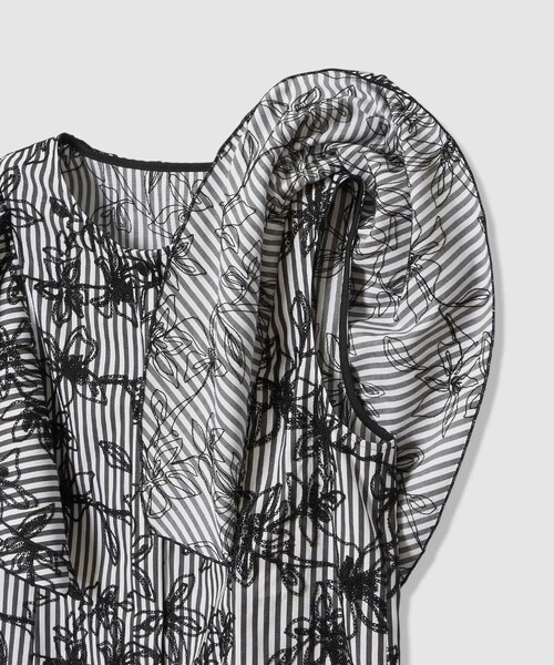 ANAYI（アナイ）の「フラワー刺繍ストライプ ブラウス（シャツ/ブラウス・レディース・ブラック・38/36）」の2枚目の写真