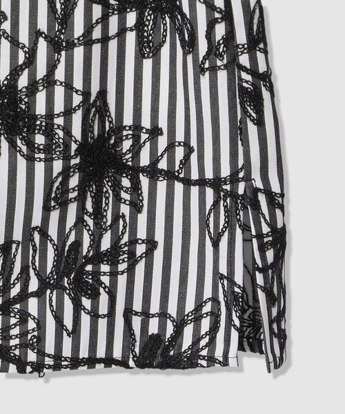 ANAYI（アナイ）の「フラワー刺繍ストライプ ブラウス（シャツ/ブラウス・レディース・ブラック・38/36）」の3枚目の写真