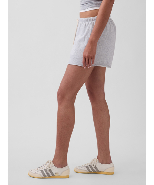GAP(ギャップ)の「3.5" ヴィンテージソフト フレンチテリー リラックスフィット スウェットショートパンツ(その他パンツ・レディース・イエロー/ブラック/ブルー/グレー/ピンク・XS/S/M/L/XXS)」の22枚目の写真