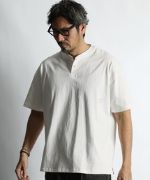 The DUFFER of ST.GEORGE（ザダファーオブセントジョージ）の「8oz HEAVY WEIGHT COTTON OVERSIZED HENLEY NECK S S TEE:セットアップ対応 ヘビーウェイト 半袖ヘンリーネックTEE   8オンス   厚手Tシャツ   オーバーサイズ   ルーズフィット（Tシャツ/カットソー）」