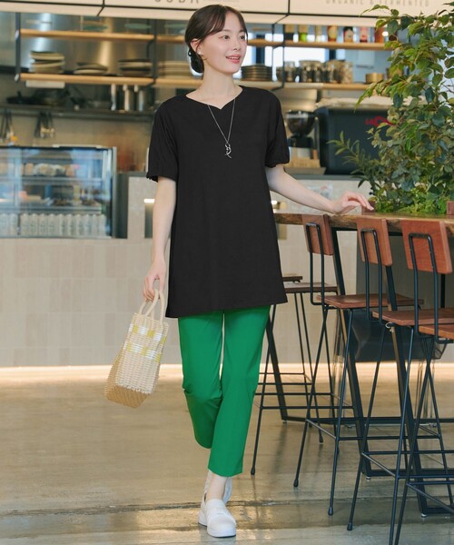 Tiaclasse(ティアクラッセ)の「【おのののかさん着用】「サマケア」バックヨークフリルチュニック(Tシャツ/カットソー・レディース・オフホワイト/ブラック/グレイッシュベージュ/ピンク・M/L)」の16枚目の写真