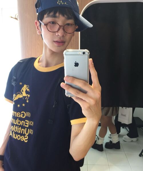 UNTITLED SEOUL(アンタイトル ソウル)の「ユニコーンタイポリングクロップ半袖ネイビー(Tシャツ/カットソー・レディース・その他・MEDIUM/LARGE)」の2枚目の写真